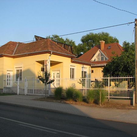 Aranyoshaz-Vendeghaz Apartment Budapest Bagian luar foto